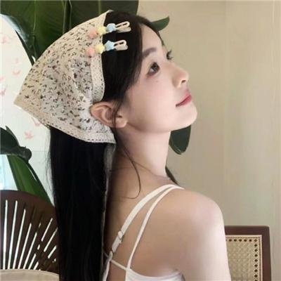 轻轻拂过